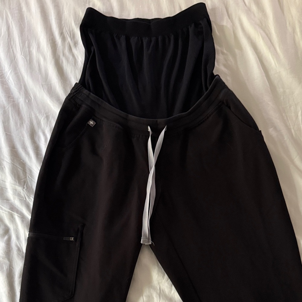 Figs Maternity Scrub Set! Bottoms Small; Top Medium